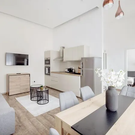 Acacia Apartment